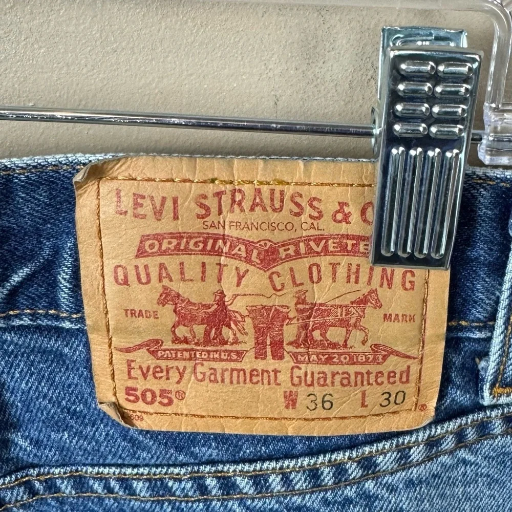 Levi's Y2K Vintage Relax Fit 505 Blue Jeans with Flaw 36X30